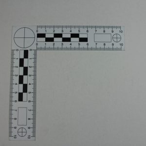 Linijka dowodowa plastikowa, 10 x 10 cm, kątowa, dwustronna