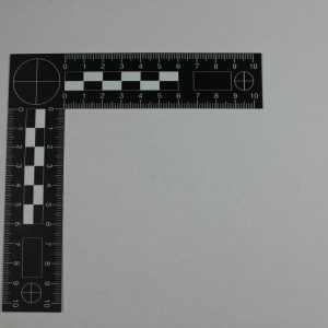 Linijka dowodowa plastikowa, 10 x 10 cm, kątowa, dwustronna