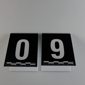Numerki dowodowe plastikowe stojące (70x90mm), 0-9