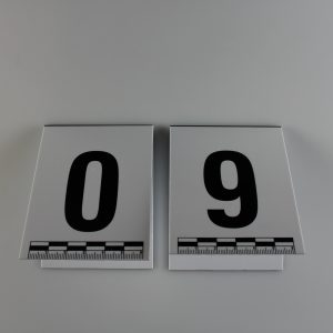Numerki dowodowe plastikowe stojące (70x90mm), 0-9