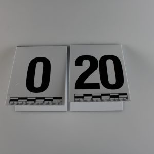 Numerki dowodowe plastikowe stojące (70x90mm), 1-20