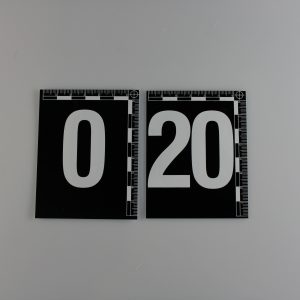 Numerki dowodowe magnetyczne (70x90mm), zakres 1-20, białe cyfry na czarnym tle
