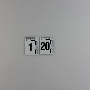 Numerki dowodowe magnetyczne (25x30mm), zakres 1-20, czarne cyfry na białym tle