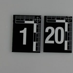 Numerki dowodowe magnetyczne (25x30mm), zakres 1-20, białe cyfry na czarnym tle